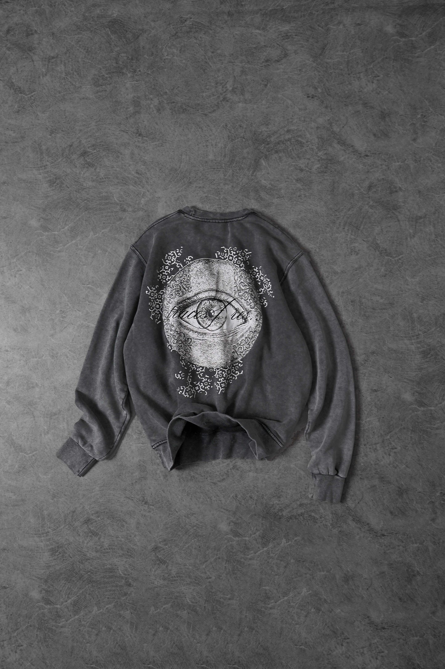 " Mystic Lens " Oversized Crew-neck - Acid washed